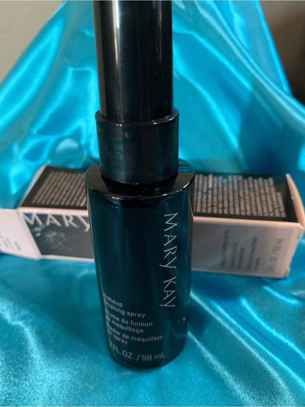 Mary Kay Makeup Finishing Spray 2 OZ Use on Any Skin Type - Picture 3 of 3